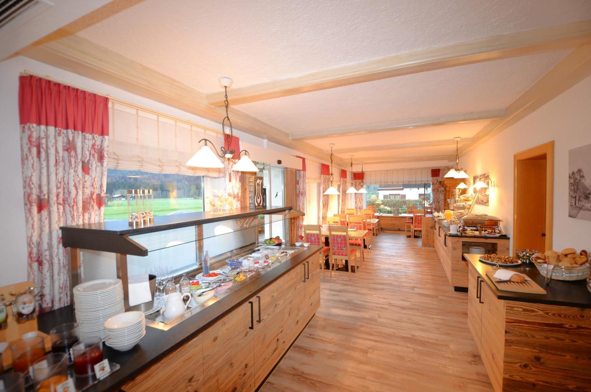 Hotel Cafe Fuggerhof Oberstdorf Exterior photo