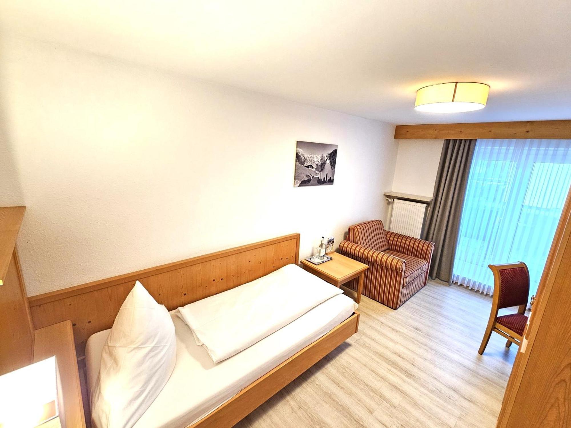 Hotel Cafe Fuggerhof Oberstdorf Exterior photo