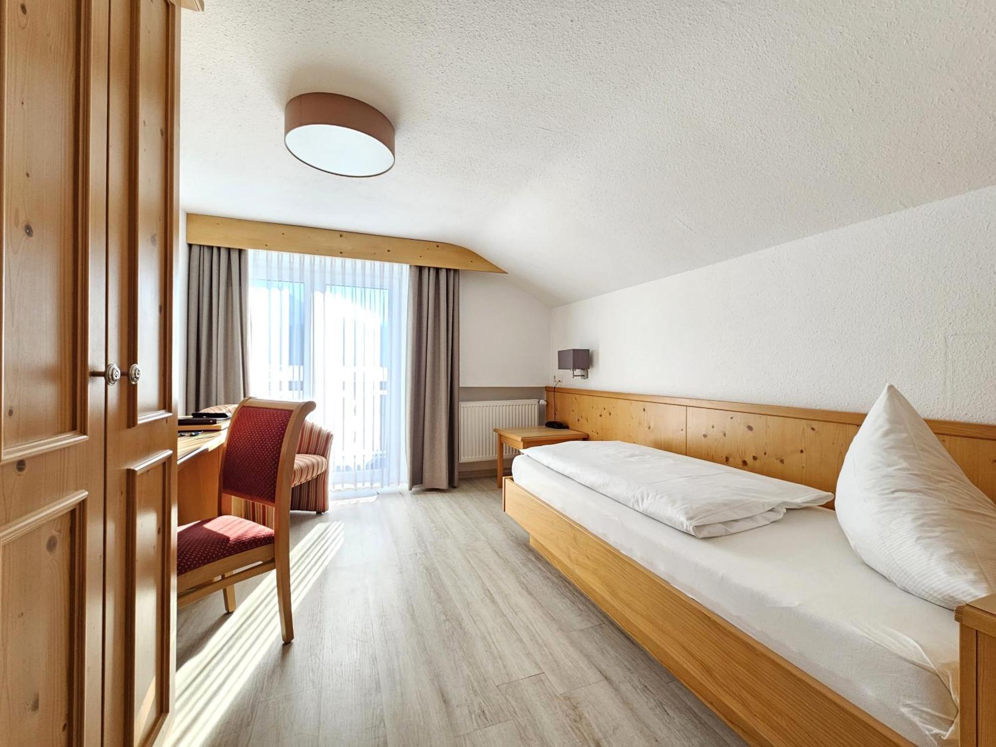 Hotel Cafe Fuggerhof Oberstdorf Exterior photo